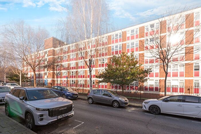 1 Bedroom Flat For Sale In Cropley Street, Hackeney, N1