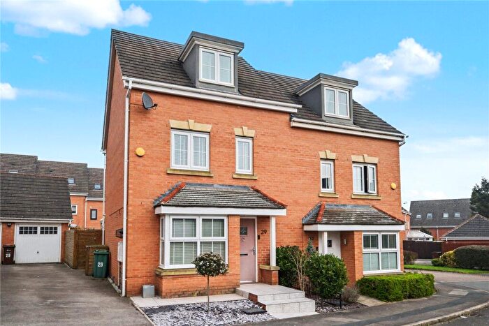 4 Bedroom Semi Detached House To Rent In Twentyman Walk, Middleton, LS10