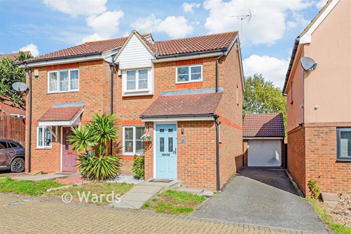 3 Bedroom Semi Detached House For Sale In Maritime Gate, Gravesend, Kent, DA11