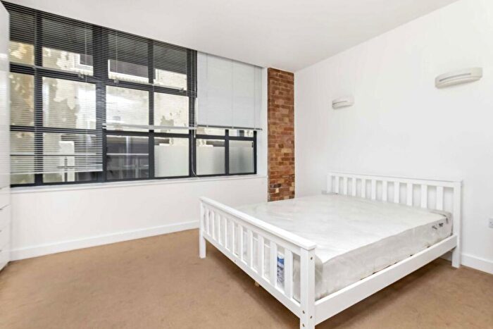 2 Bedroom Flat To Rent In Davenant Street, Spitalfields Market, E1