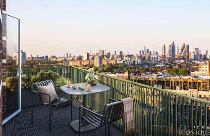 1 Bedroom Apartment For Sale In St John's Hill, London, SW11