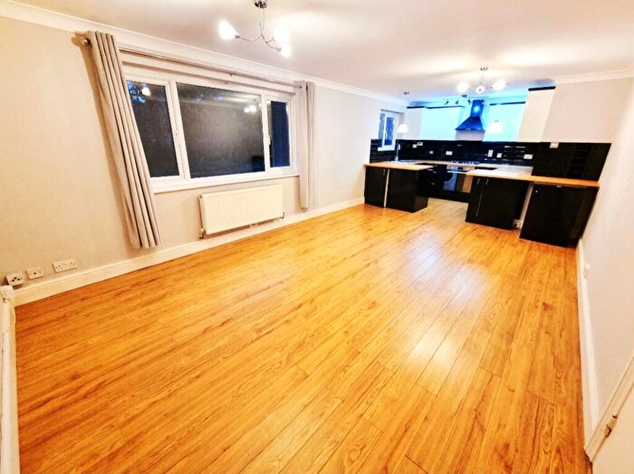 2 Bedroom Apartment To Rent In Clarendon Road, Harpenden, AL5