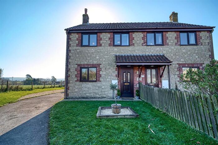 3 Bedroom Semi Detached House For Sale In Kingston, DT10