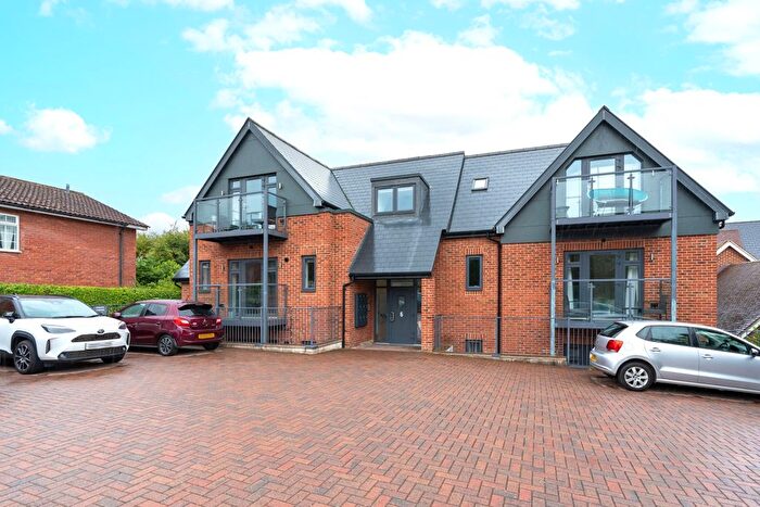 1 Bedroom Flat To Rent In The Gables, Cumnor Hill, Oxford, Oxfordshire, OX2