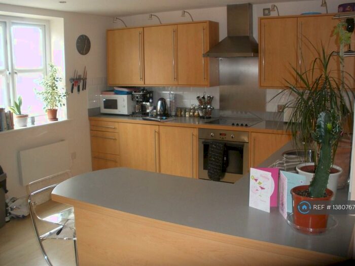 2 Bedroom Flat To Rent In Fleming House, Nottingham, NG3