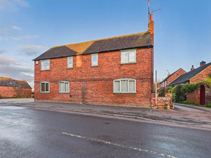 3 Bedroom Detached House For Sale In The Hollies, Milton, Derbyshire, DE65