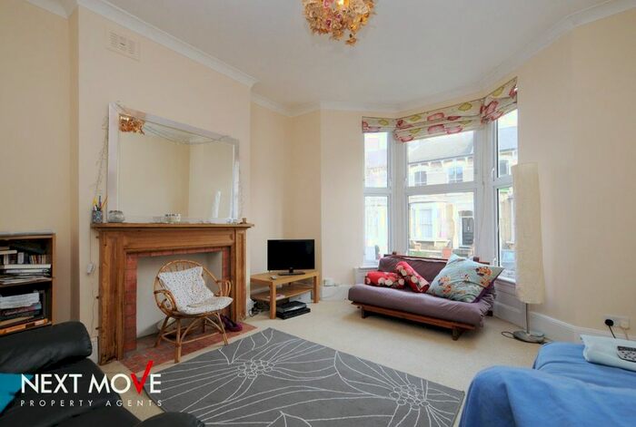3 Bedroom Flat To Rent In Norcott Road, London, N16