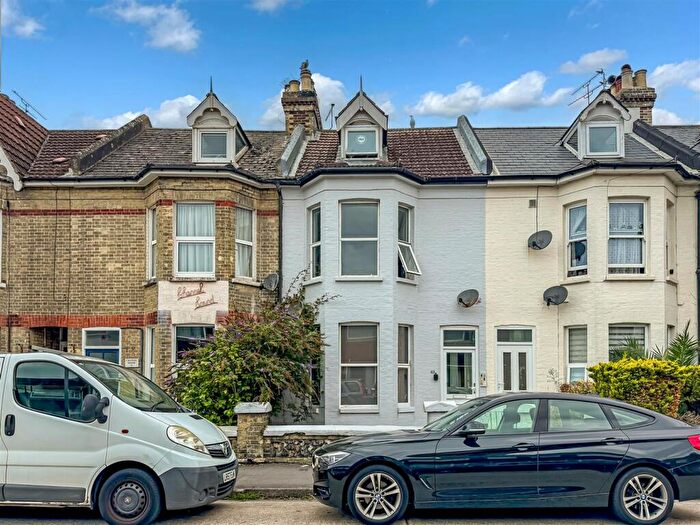 Studio For Sale In Bayford Road, Littlehampton, BN17