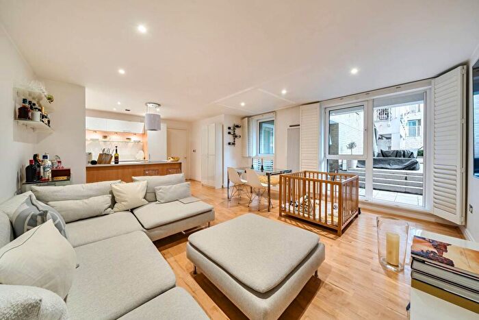 2 Bedroom Flat For Sale In Oyster Wharf, Battersea, London, SW11
