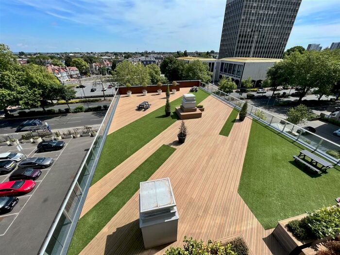 1 Bedroom Apartment To Rent In Victoria Avenue, Southend-On-Sea, SS2