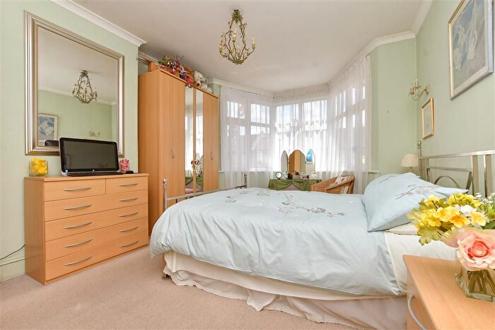 3 Bedroom Semi-Detached House For Sale In Winterbourne Road, Thornton Heath, Surrey, CR7