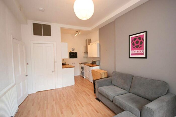 1 Bedroom Flat To Rent In Broughton Road, Canonmills, Edinburgh, EH7