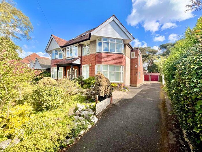 3 Bedroom Flat For Sale In Browning Avenue, Boscombe Manor, BH5