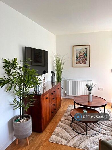 2 Bedroom Flat To Rent In Shrubhill Walk, Edinburgh, EH7