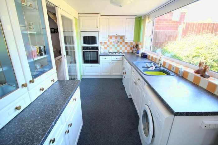 2 Bedroom Bungalow For Sale In Wolvey Road, Bulkington, Bedworth, Warwickshire, CV12