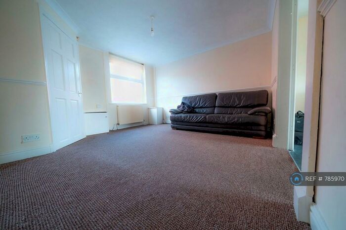 4 Bedroom End Of Terrace House To Rent In Holborn Street, Rochdale, OL11