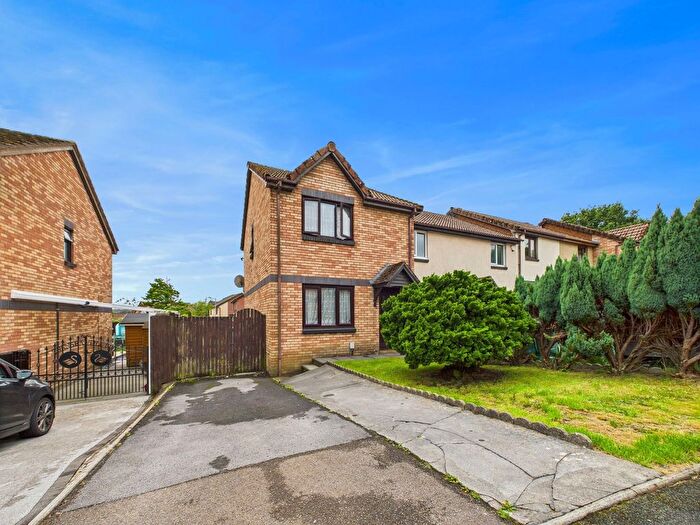 3 Bedroom Semi-Detached House For Sale In Clos Cadno, Cwmrhydyceirw, SA6