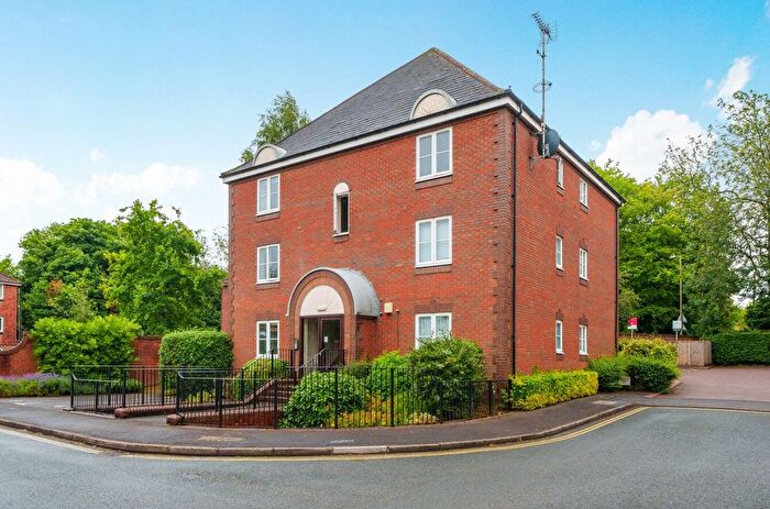 1 Bedroom Flat For Sale In Waterside Court, Alton, Hampshire, GU34