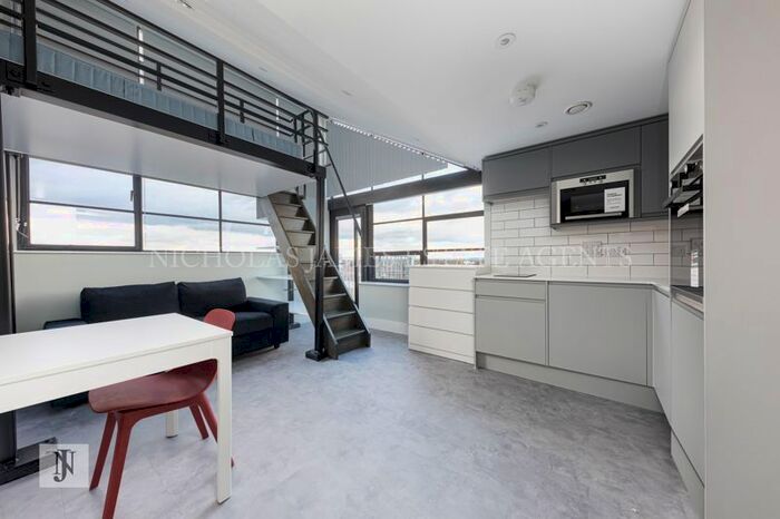 1 Bedroom Flat To Rent In Fyfield Road, Enfield, EN1