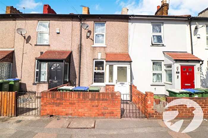 2 Bedroom Terraced House For Sale In Manor Road, Erith, DA8