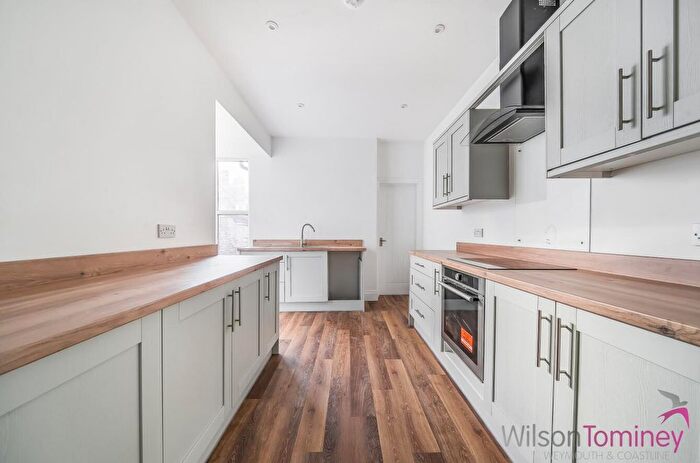 3 Bedroom Terraced House For Sale In Abbotsbury Road, Weymouth, DT4