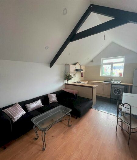 3 Bedroom Flat To Rent In Richmond Road, Cathays, Cardiff, CF24