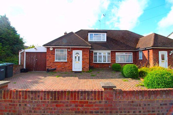 3 Bedroom Bungalow For Sale In Onslow Road, Leagrave, LU4