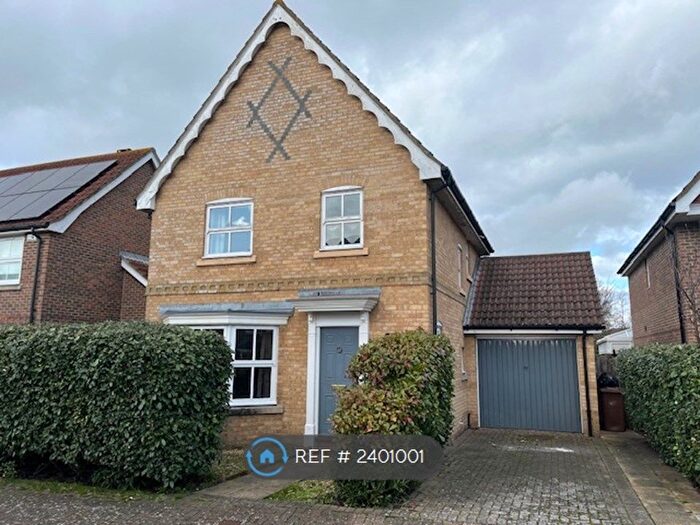 3 Bedroom Detached House To Rent In Woodrush Place, Chatham, ME4