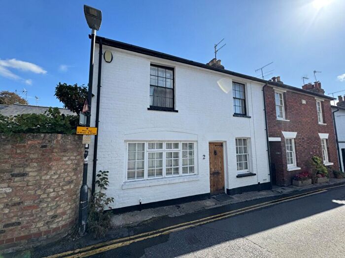 3 Bedroom End Of Terrace House For Sale In Mill Lane, Welwyn, Hertfordshire, AL6