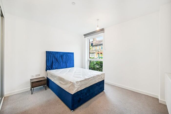 2 Bedroom Flat To Rent In Stylus Place, Hayes, UB3