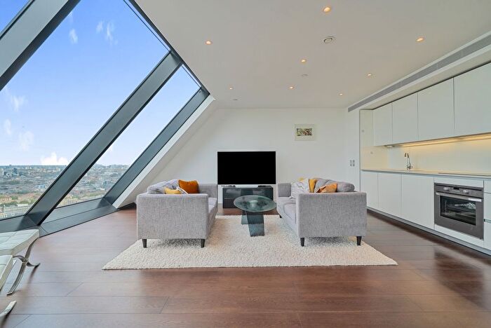 2 Bedroom Flat To Rent In Strata Building, Elephant And Castle, SE1