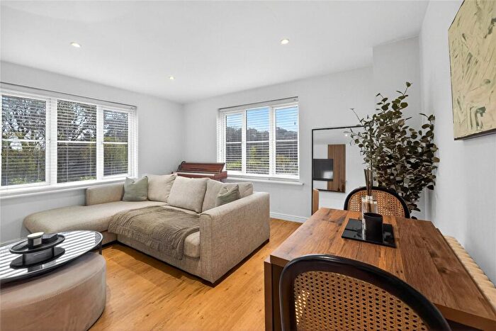 2 Bedroom Flat For Sale In Queens Crescent, Livingston, West Lothian, EH54