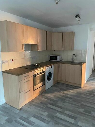 3 Bedroom Flat To Rent In Whytecliffe Road South, Purley CR8