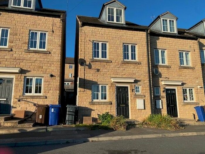 3 Bedroom Property To Rent In Ellin Close, Jump, Barnsley, S74