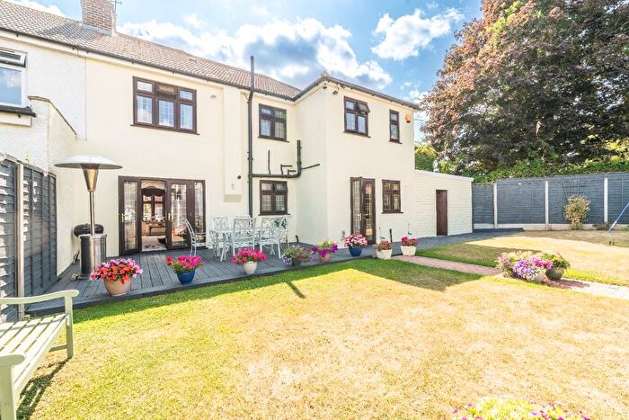 4 Bedroom Semi-Detached House For Sale In Ennerdale Road, Bexleyheath, DA7