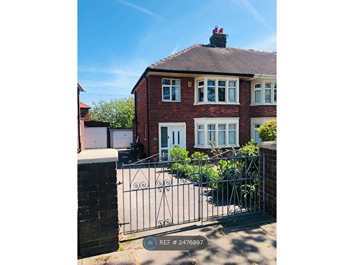 3 Bedroom Semi-Detached House To Rent In Devonshire Road, Blackpool, FY2