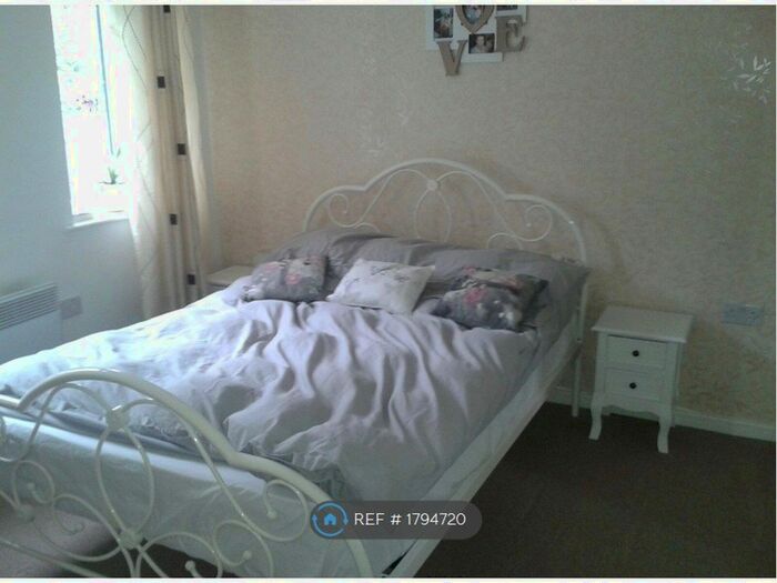 2 Bedroom Flat To Rent In Amport Place, London, NW7