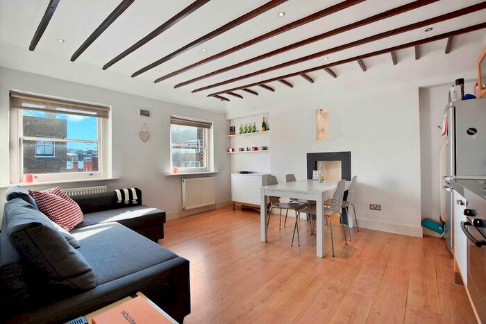 2 Bedroom Flat To Rent In Weymouth Street, Marylebone Village, London, W1G