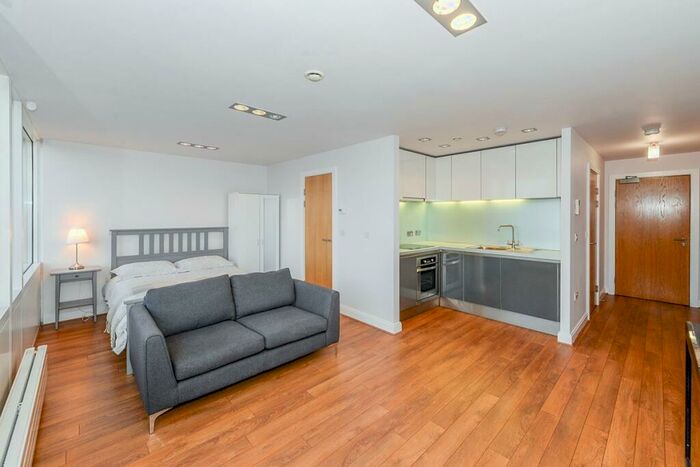 Apartment To Rent In Strand Street, Liverpool, L1