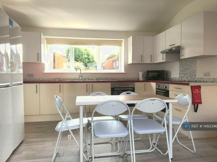 6 Bedroom Semi-Detached House To Rent In Keyworth Mews, Canterbury, CT1