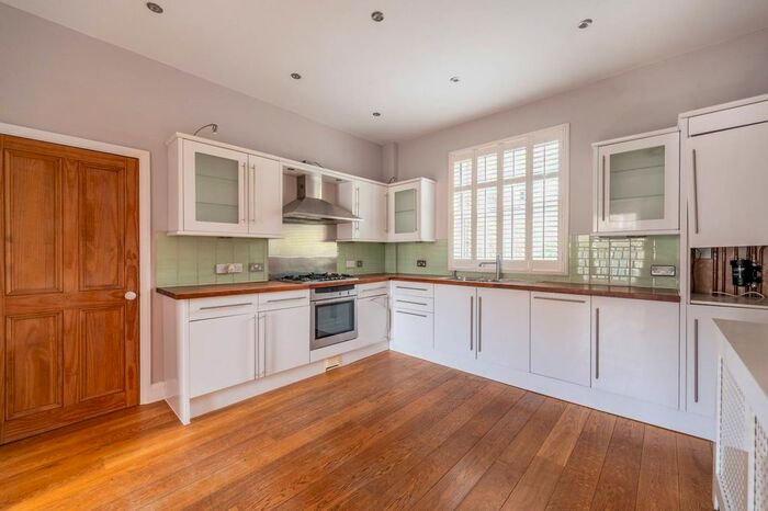 4 Bedroom Maisonette To Rent In Cambridge Road North, Chiswick, London, W4