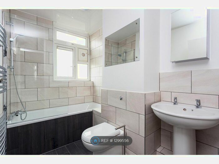 4 Bedroom Flat To Rent In Rupert Gardens, London SW9