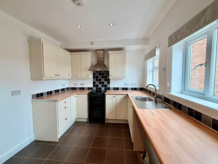 2 Bedroom Flat To Rent In A Alcester Road, Studley, B80