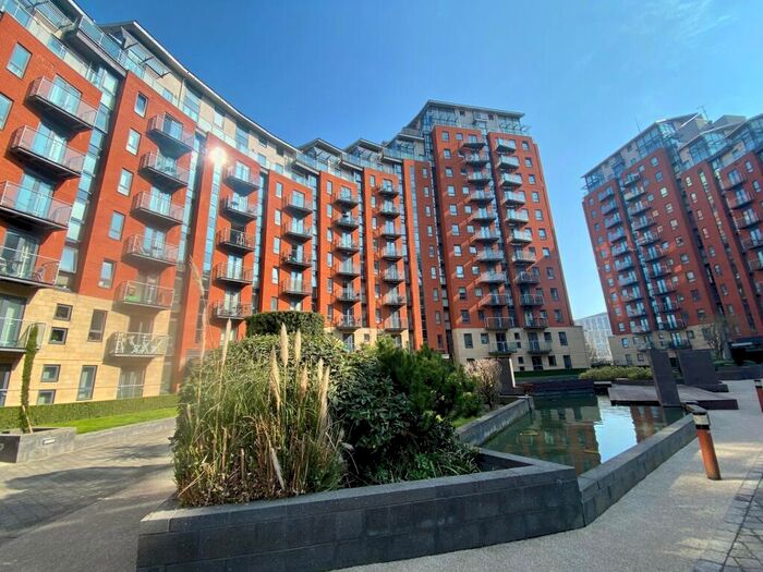 2 Bedroom Apartment To Rent In Beringa, City Island Leeds, LS12