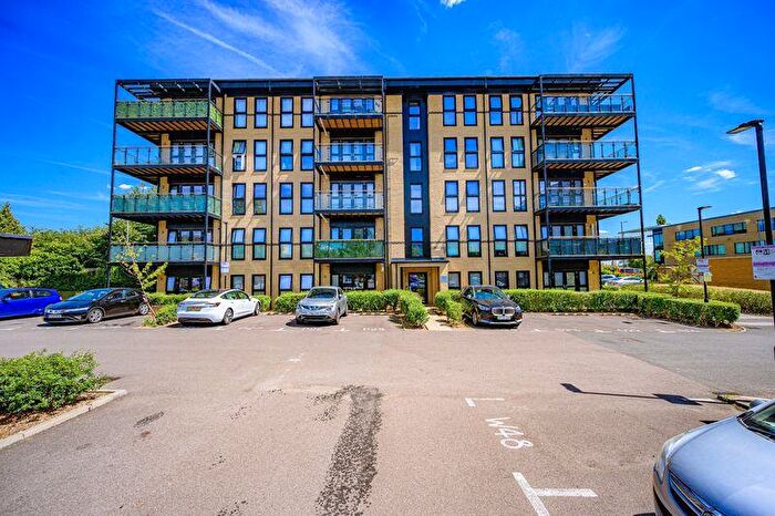 2 Bedroom Flat For Sale In Bessemer Road, Welwyn Garden City, AL7