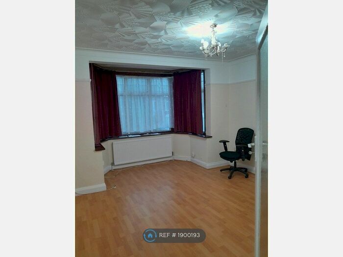 1 Bedroom Property To Rent In Merrivale Avenue, Ilford Essex, IG4