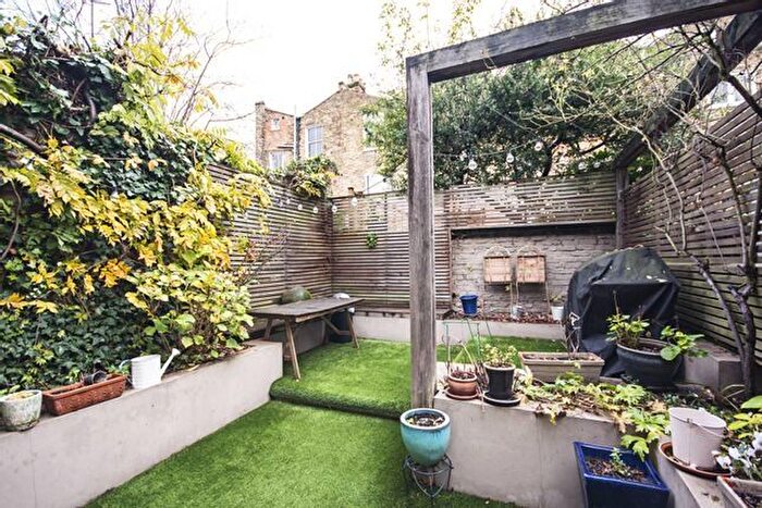 3 Bedroom End Of Terrace House To Rent In Killowen Road, London, E9