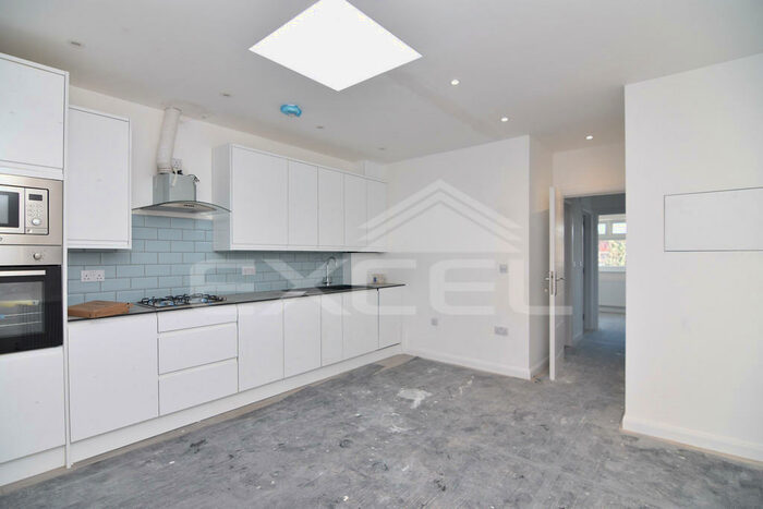 2 Bedroom Apartment To Rent In Regents Park Road, Finchley Central, London, N3