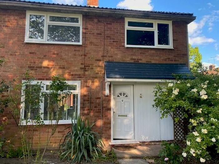 3 Bedroom End Of Terrace House To Rent In Oakfield Road, Aylesbury, HP20