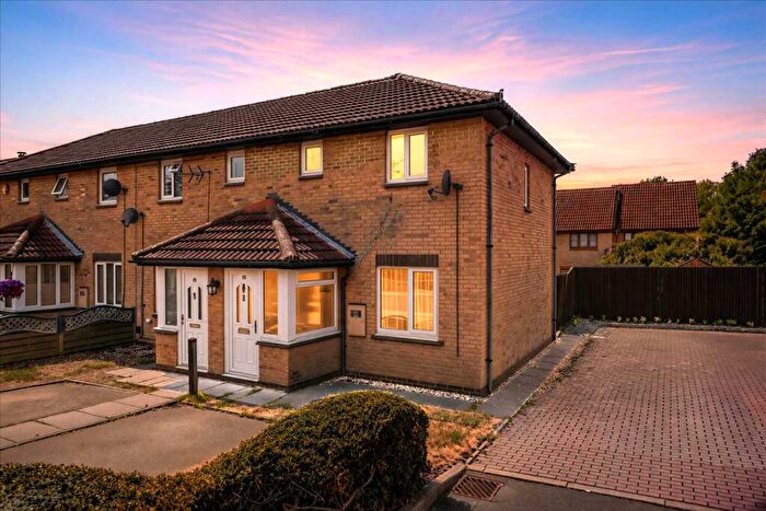 2 Bedroom End Of Terrace House For Sale In Pomander Crescent, Walnut Tree, Milton Keynes, MK7